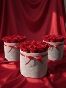 Czerwone wieczne róże szary flower box Maxi 